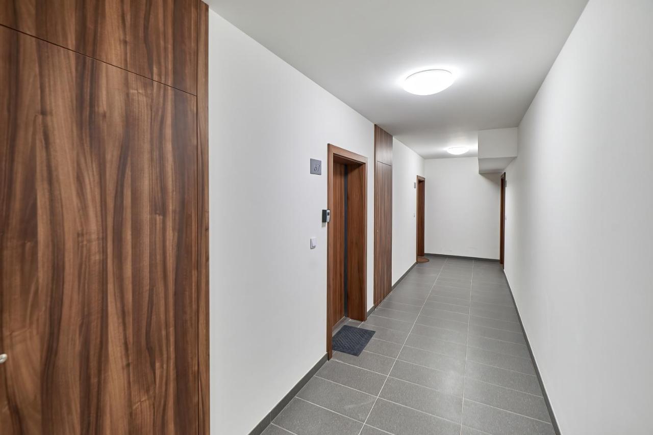 Exclusive Apartments Gwiazdzista With Free Garage Wroclaw By Noclegi Renters Екстер'єр фото