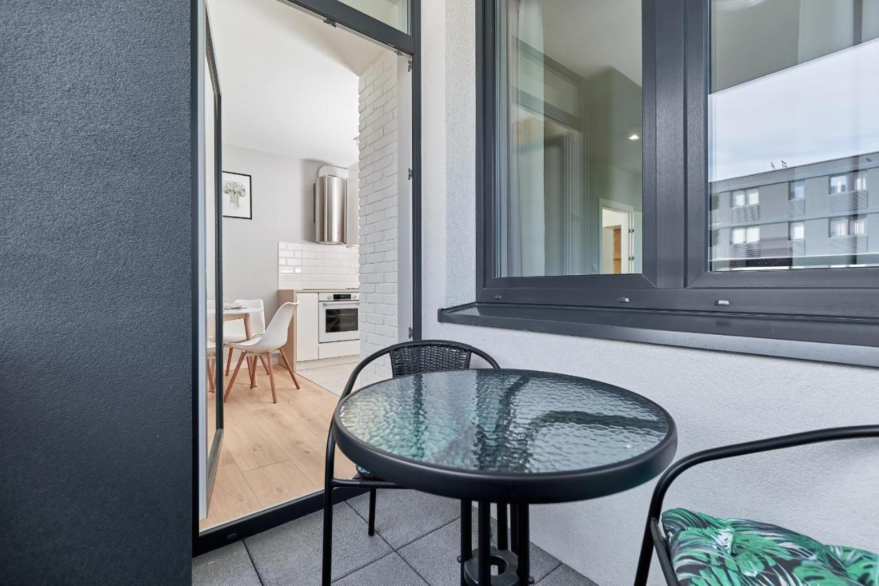 Exclusive Apartments Gwiazdzista With Free Garage Wroclaw By Noclegi Renters Екстер'єр фото