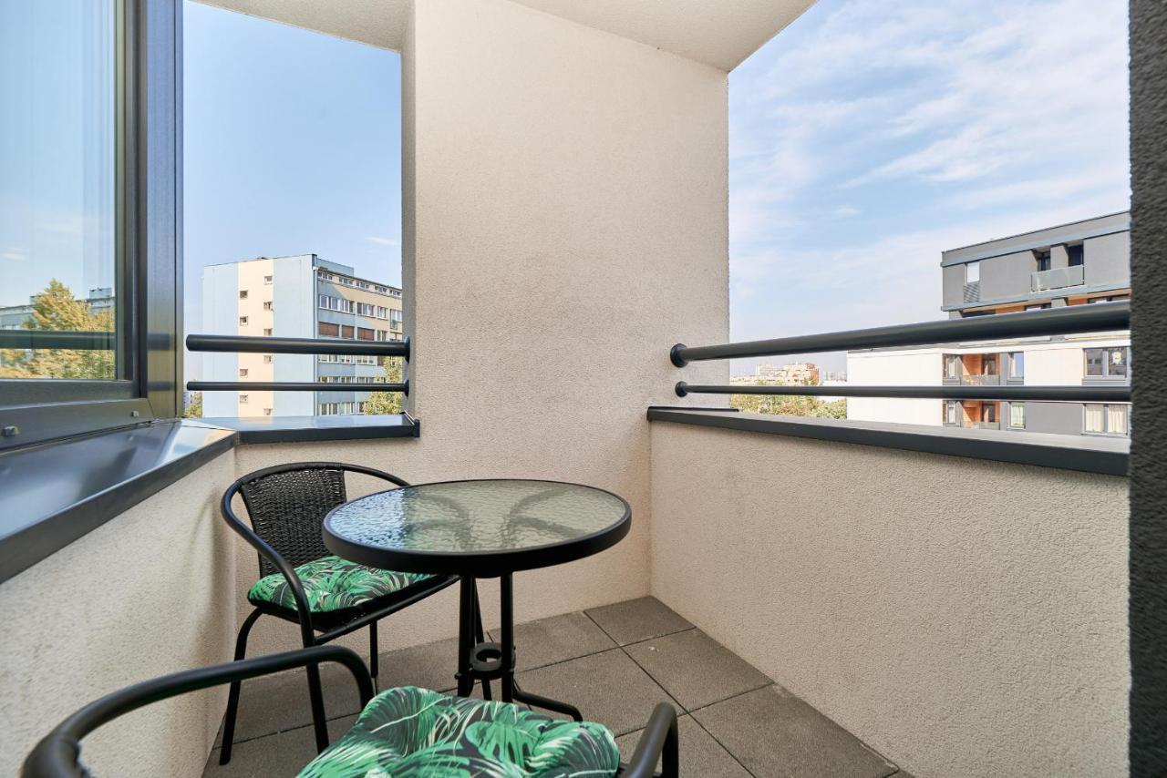 Exclusive Apartments Gwiazdzista With Free Garage Wroclaw By Noclegi Renters Екстер'єр фото